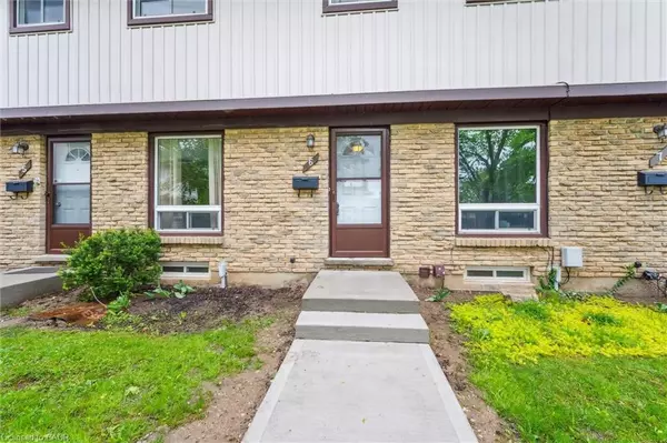 Cambridge, ON N1R 6L3,210 Glamis Road #6