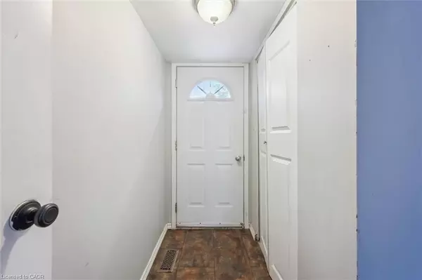 Cambridge, ON N1R 6L3,210 Glamis Road #6