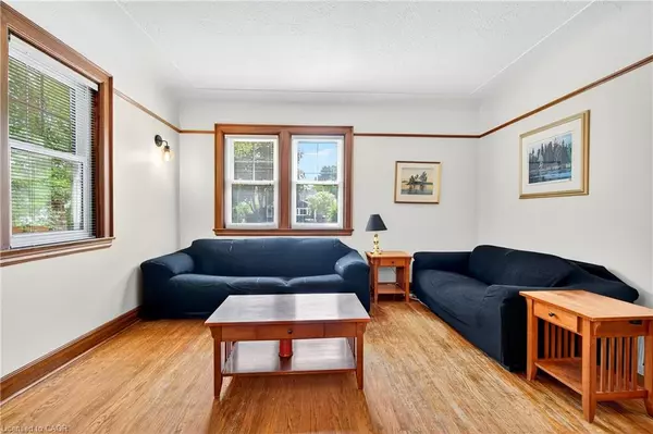 Burlington, ON L7T 3L5,1025 King Road