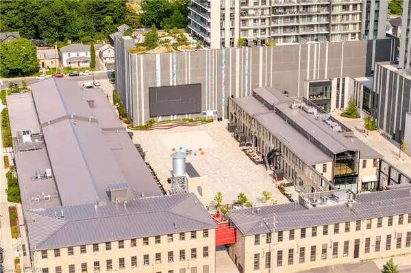 Cambridge, ON N1S 0C3,15 Glebe Street #PH2001