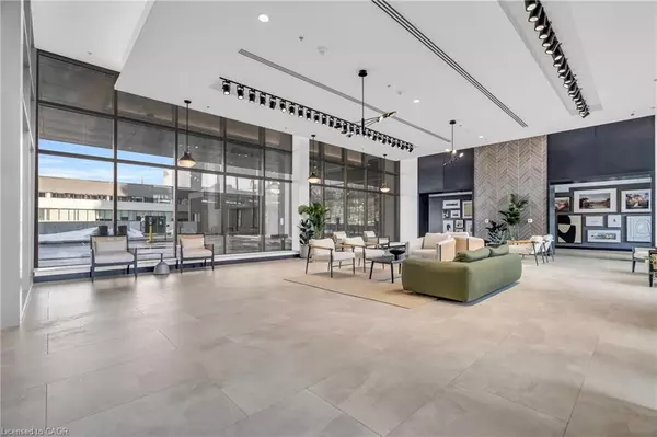 Cambridge, ON N1S 0C3,15 Glebe Street #PH2001