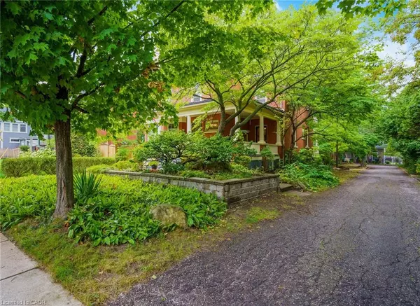 Cambridge, ON N1S 1G6,36 Wentworth Avenue