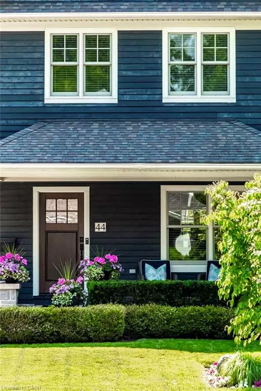 Oakville, ON L6K 1L5,44 Head Street