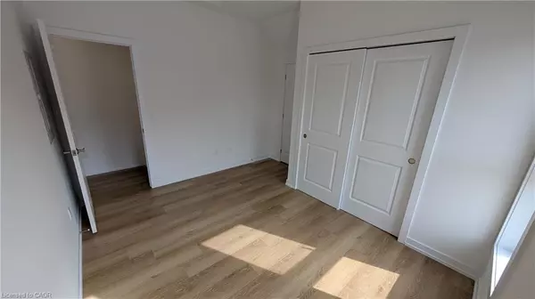 Hamilton, ON L8B 1Y5,71 Great Falls Boulevard #53