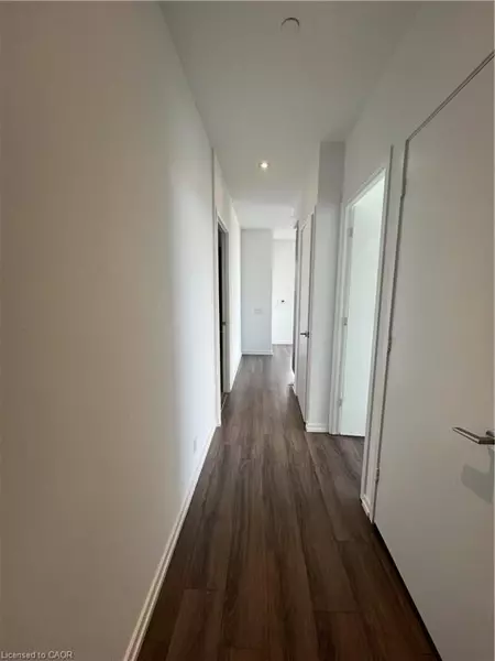 1000 Portage  Parkway Crescent #5003, Vaughan, ON L4K 0L1