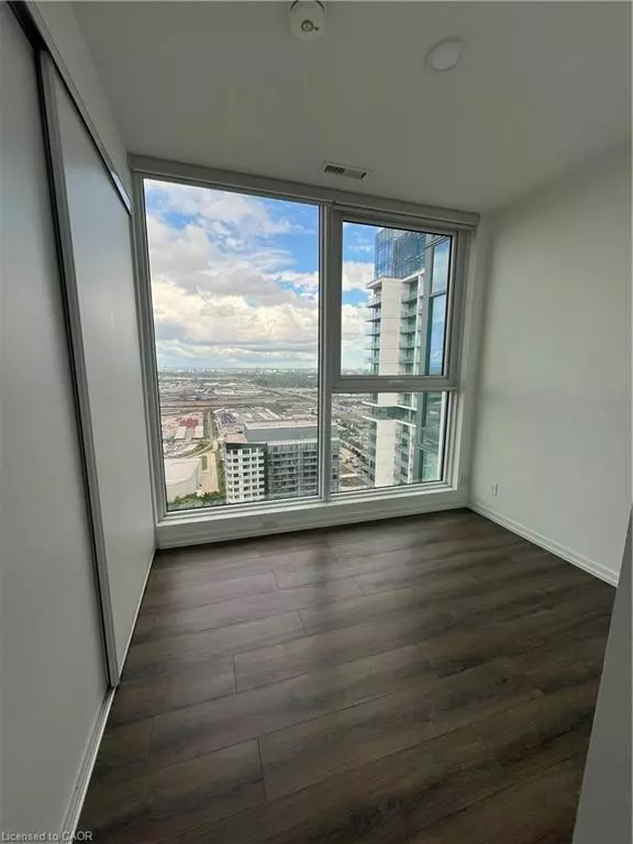 Vaughan, ON L4K 0L1,1000 Portage  Parkway Crescent #5003