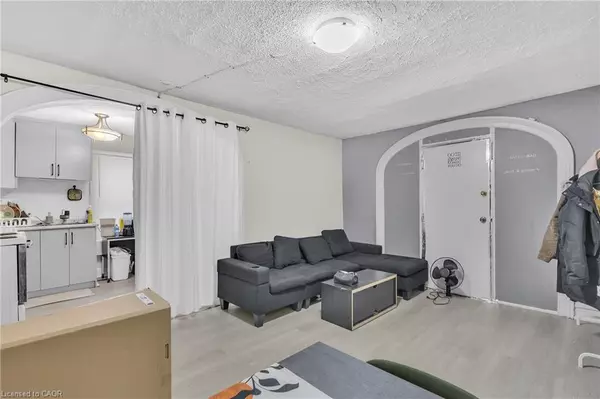 Cambridge, ON N1R 1W8,228 Main Street