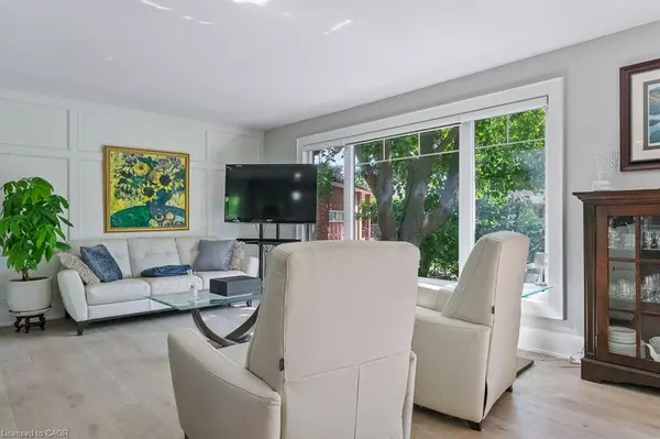 Oakville, ON L6L 5L9,231 Southwood Court