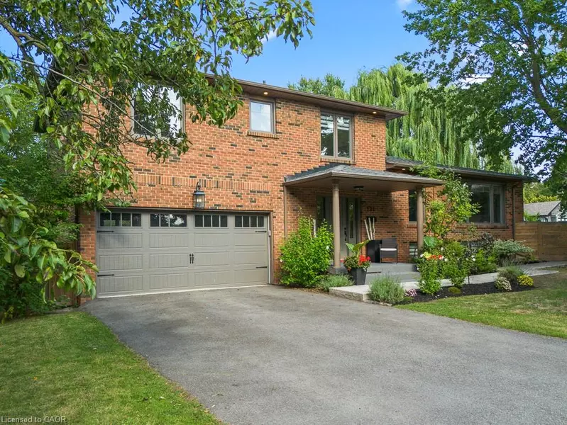 231 Southwood Court, Oakville, ON L6L 5L9