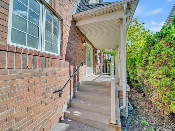 Mississauga, ON L5B 0A6,700 Neighbourhood Circle #1