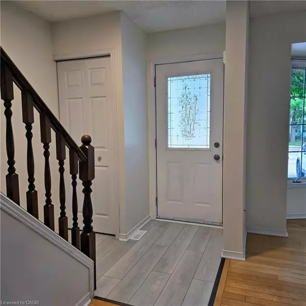 Cambridge, ON N1T 1X4,235 Saginaw Parkway #73