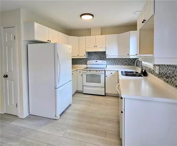 Cambridge, ON N1T 1X4,235 Saginaw Parkway #73