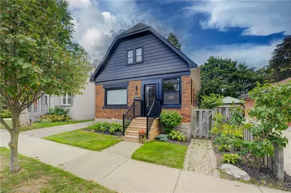 Waterloo, ON N2L 2C8,19 Dunbar Road N