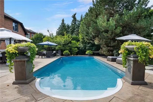 Oakville, ON L6M 2P2,1483 The Links Drive