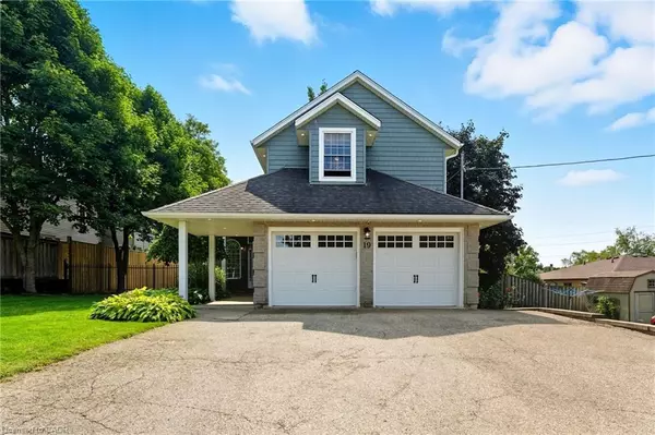 Ayr, ON N0B 1E0,19 Mitchell Street