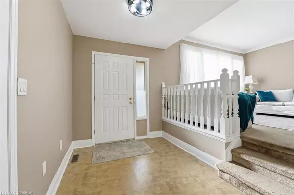 Waterdown, ON L8B 0B7,23 Vance Crescent