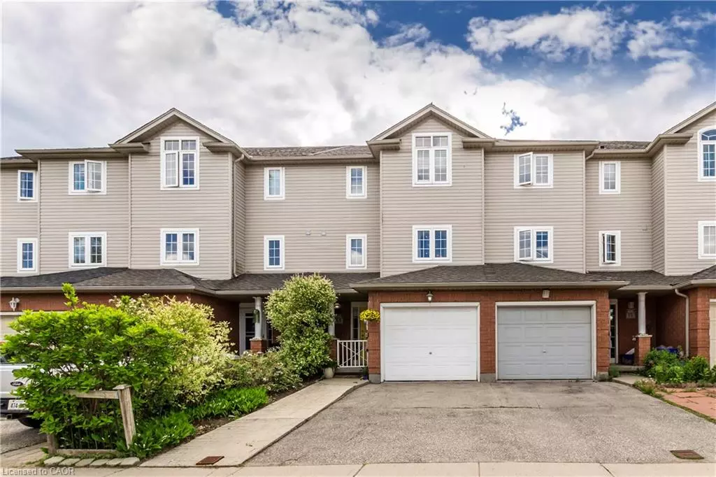 Cambridge, ON N1T 2C8,13 Ferncliffe Street