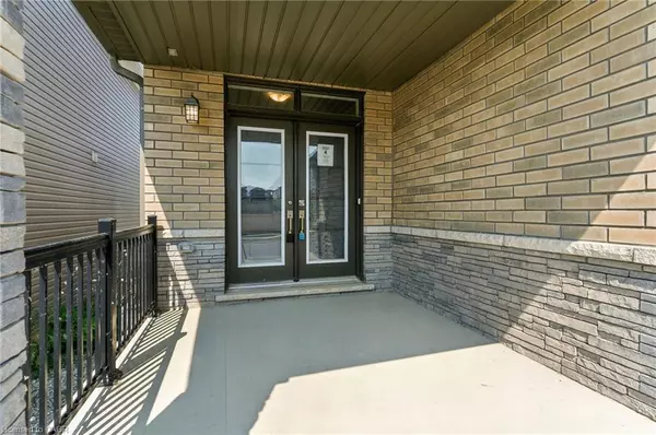 Caledonia, ON N3W 0H2,33 Santos Drive