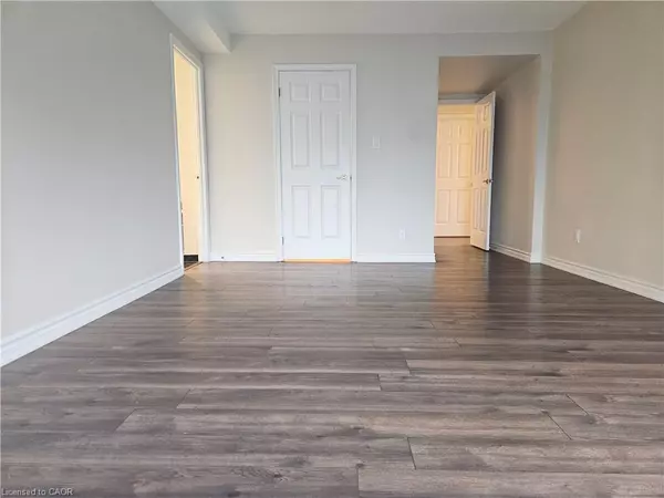 Hamilton, ON L8P 3K6,67 Caroline Street S #11E