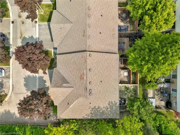 Dundas, ON L9H 7A6,31 Moss Boulevard #26