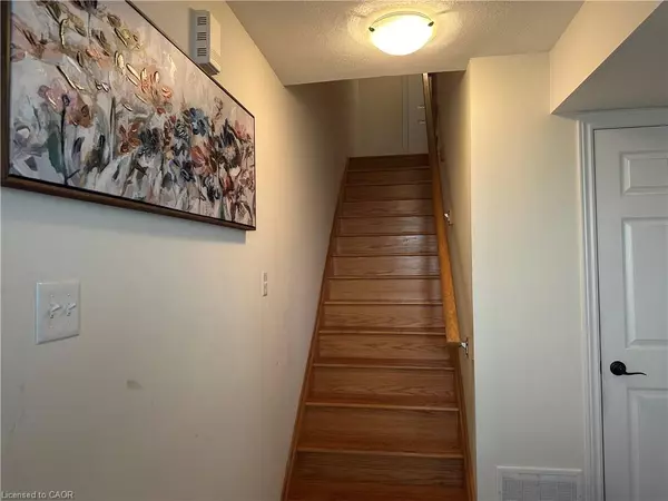 Waterdown, ON L8B 0A2,7 Hiscott Drive