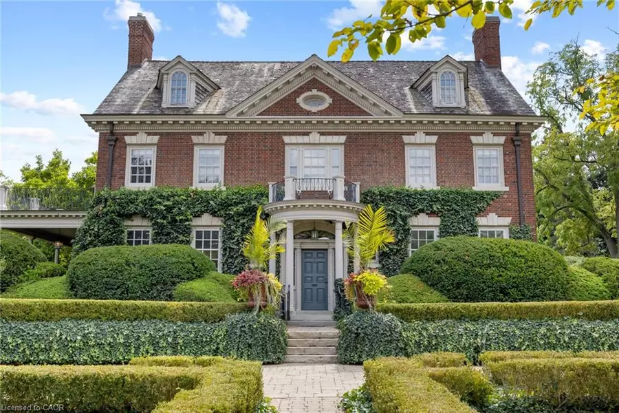 33 Salisbury Avenue, Cambridge, ON N1S 1J1