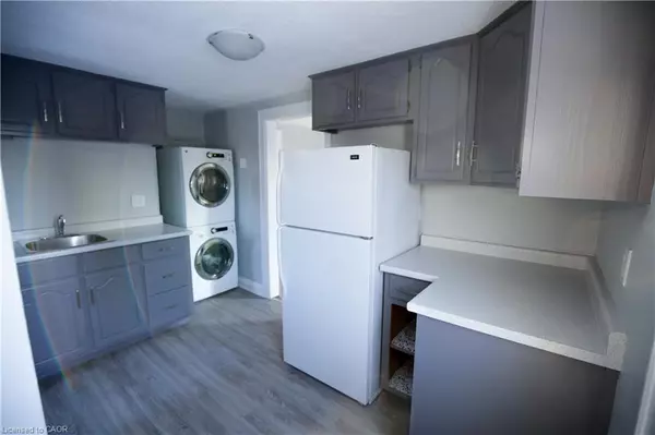 Delhi, ON N4B 1X4,272 Norfolk Avenue #UPPER