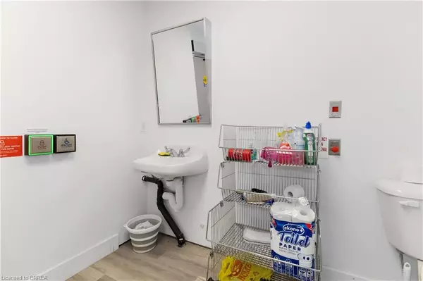 Burford, ON N0E 1A0,112 King St Street