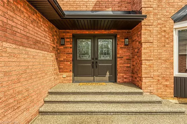 Hamilton, ON L8E 4S9,125 Valera Drive