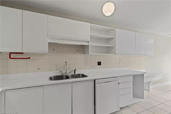 Mississauga, ON L5L 3T2,2205 South Millway #82