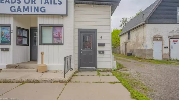 Brantford, ON N3R 1V1,4 St George Street #2