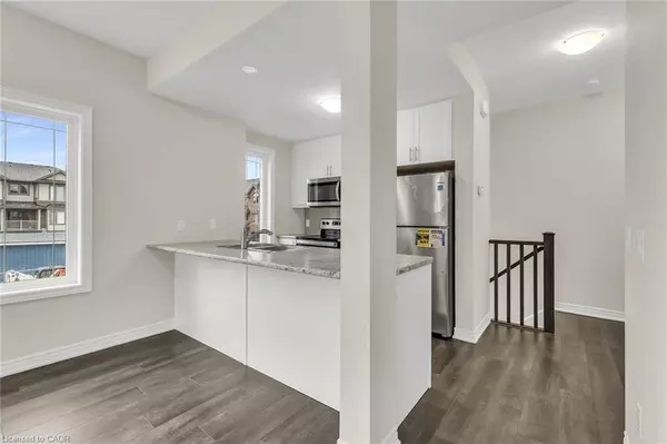 Stoney Creek, ON L8J 0M7,19 Picardy Drive #32