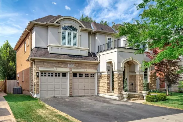 2469 Whistling Springs Crescent, Oakville, ON L6M 5G3