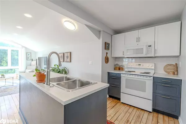 Penetanguishene, ON L0K 2E1,9866 County Road 93