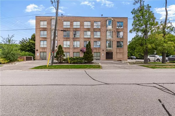 Richmond Hill, ON L4C 9M8,249 Major Mackenzie Drive E #106