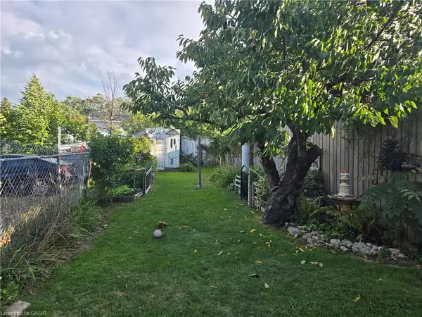 Cayuga, ON N0A 1E0,13 Talbot Street E