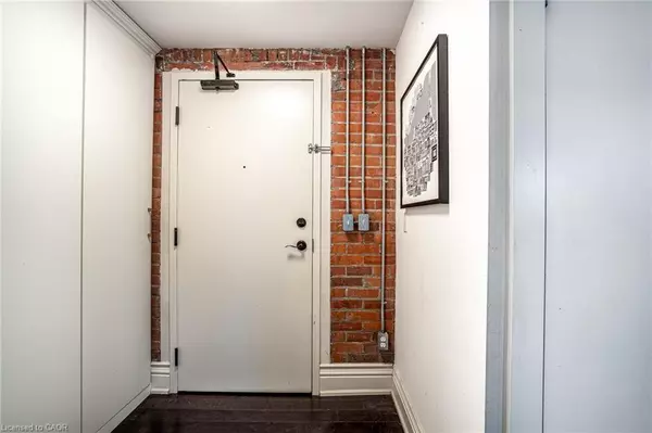 Hamilton, ON L8N 4J5,200 Stinson Street #104