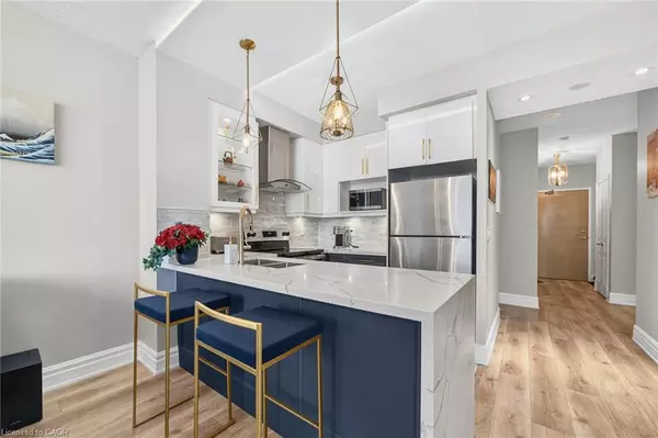 220 Burnhamthorpe Road W #1004, Mississauga, ON L5B 4N4