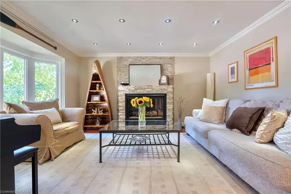 Oakville, ON L6H 4C3,11 Morrison Creek Crescent