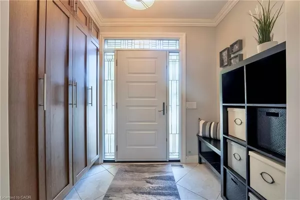 Oakville, ON L6H 4C3,11 Morrison Creek Crescent