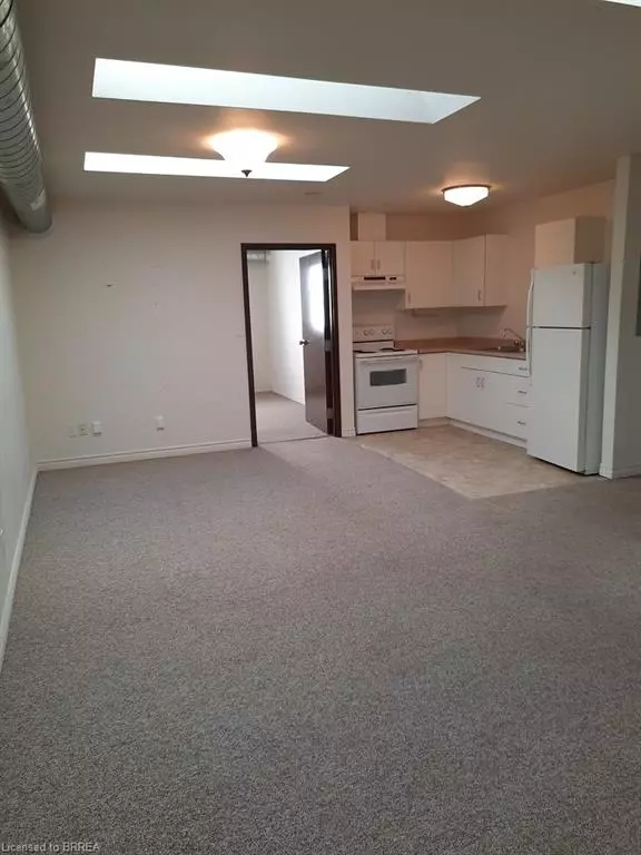 Brantford, ON N3T 6J7,163 Market Street #3