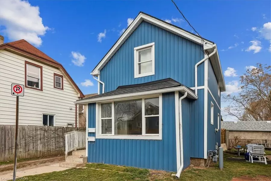 19 Seneca Street, St. Catharines, ON L2R 2V1