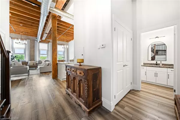 Cambridge, ON N1R 2G6,25 Concession Street #215