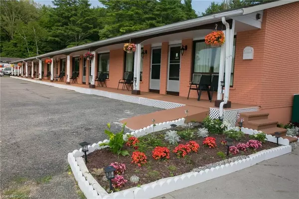 Seeleys Bay, ON K0H 2N0,299 15 Highway