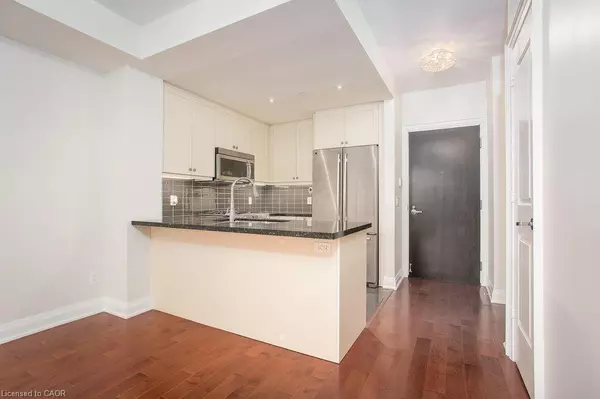 Oakville, ON L6L 0E1,11 Bronte Road #426