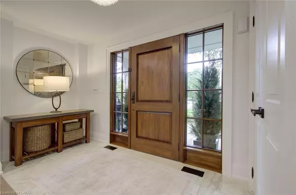 Mississauga, ON L5G 2X6,1543 Point-O-Woods Road