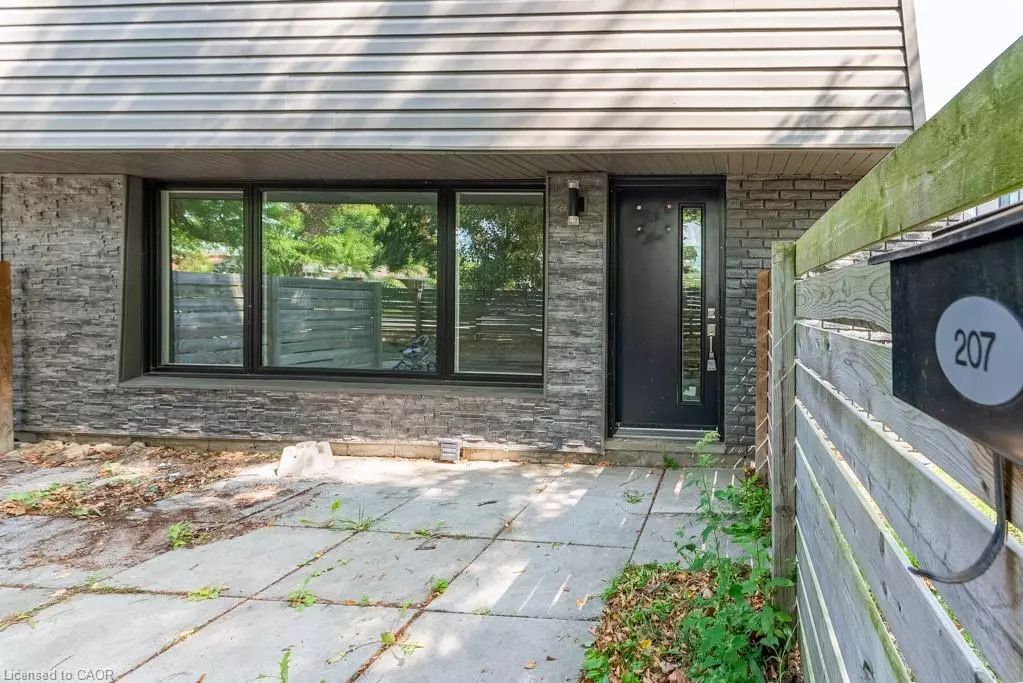 Hamilton, ON L8K 5H1,250 Montmorency Drive #207