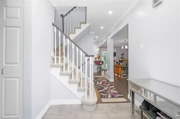 Oakville, ON L6H 5K3,163 Ross Lane