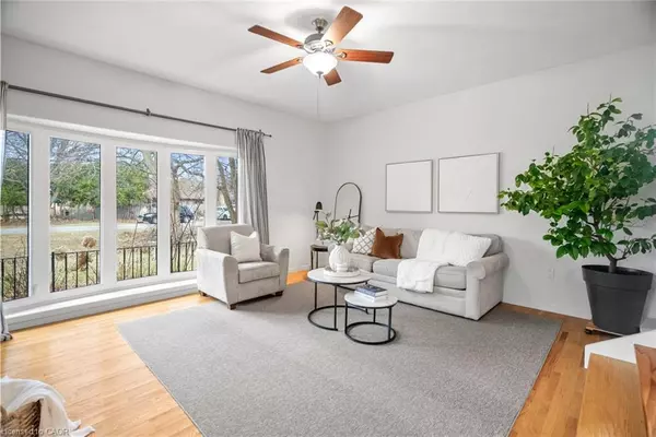 Dundas, ON L9H 5M5,14 Hopkins Court