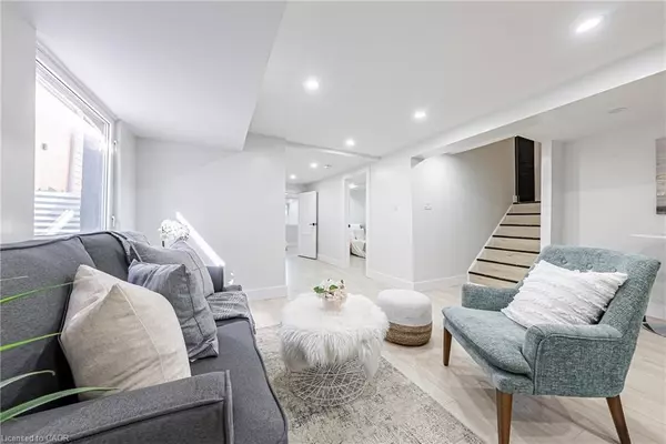 Stoney Creek, ON L8J 1B4,22 William Johnson Street #LL